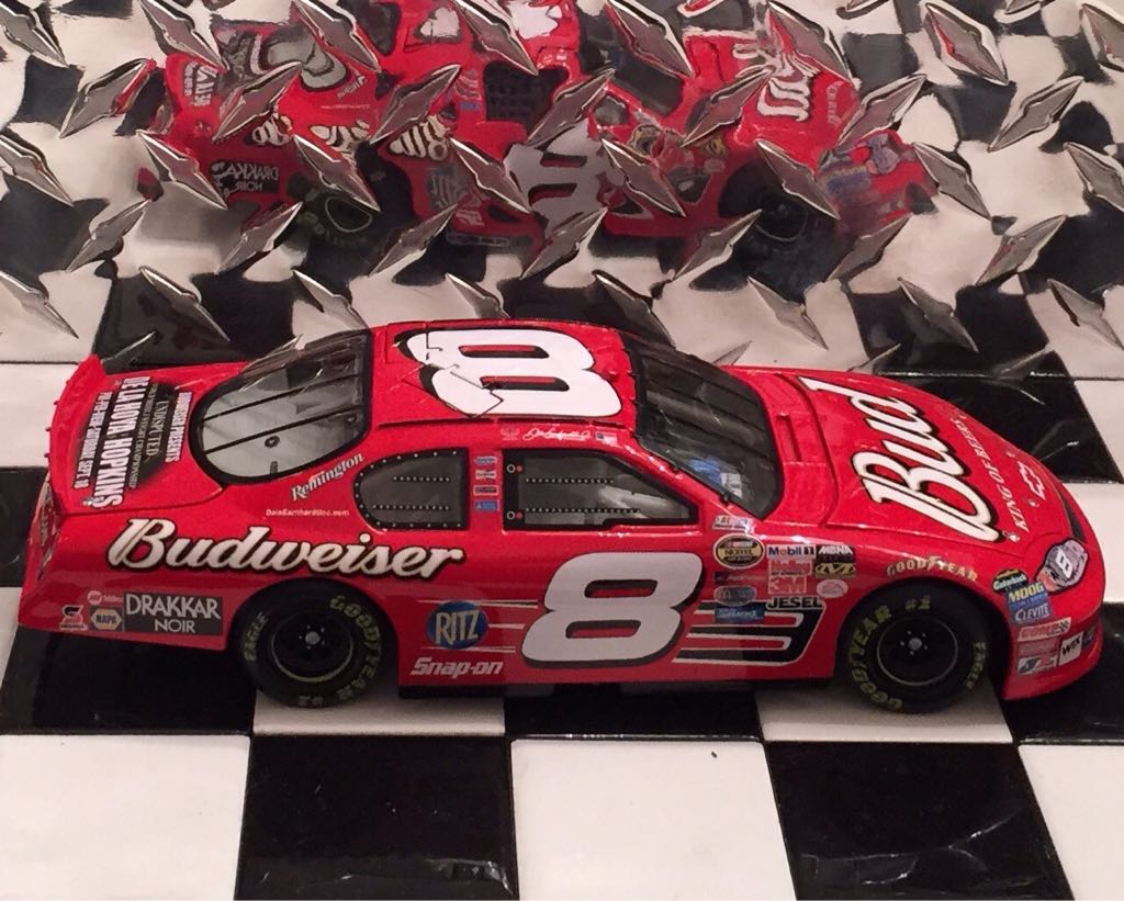 Dale Earnhardt Jr. - NASCAR Nextel Cup Series toy car collectible - Main Image 2