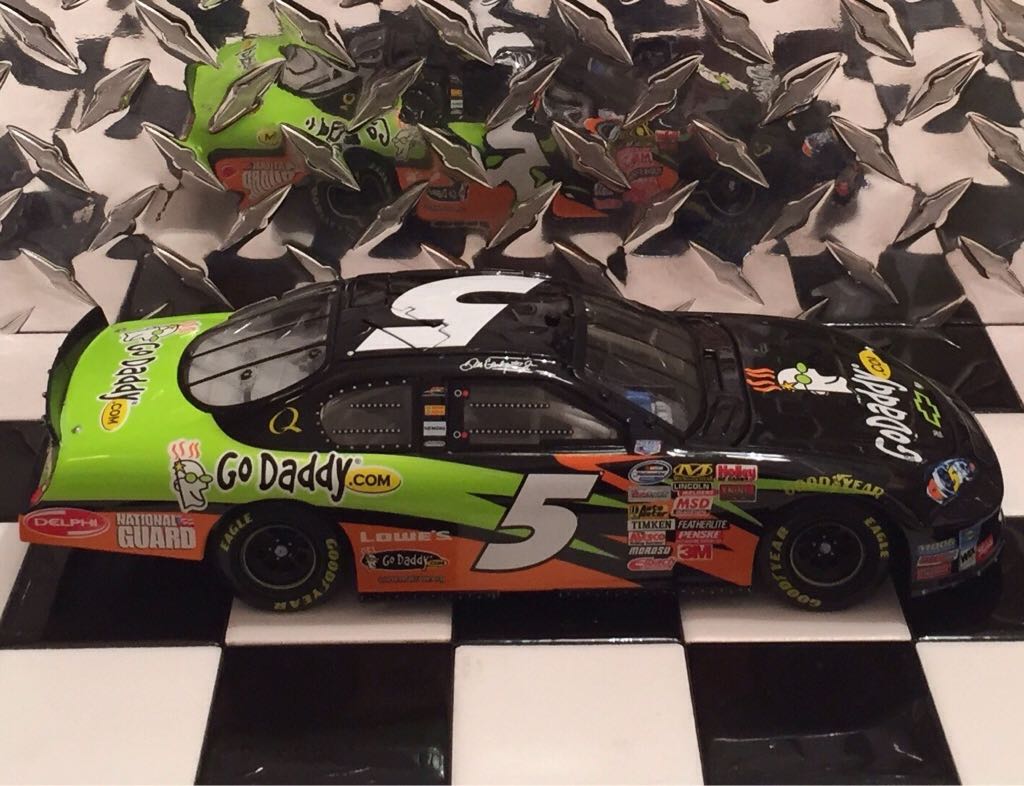 Dale Earnhardt Jr. - NASCAR Nationwide Series toy car collectible - Main Image 2
