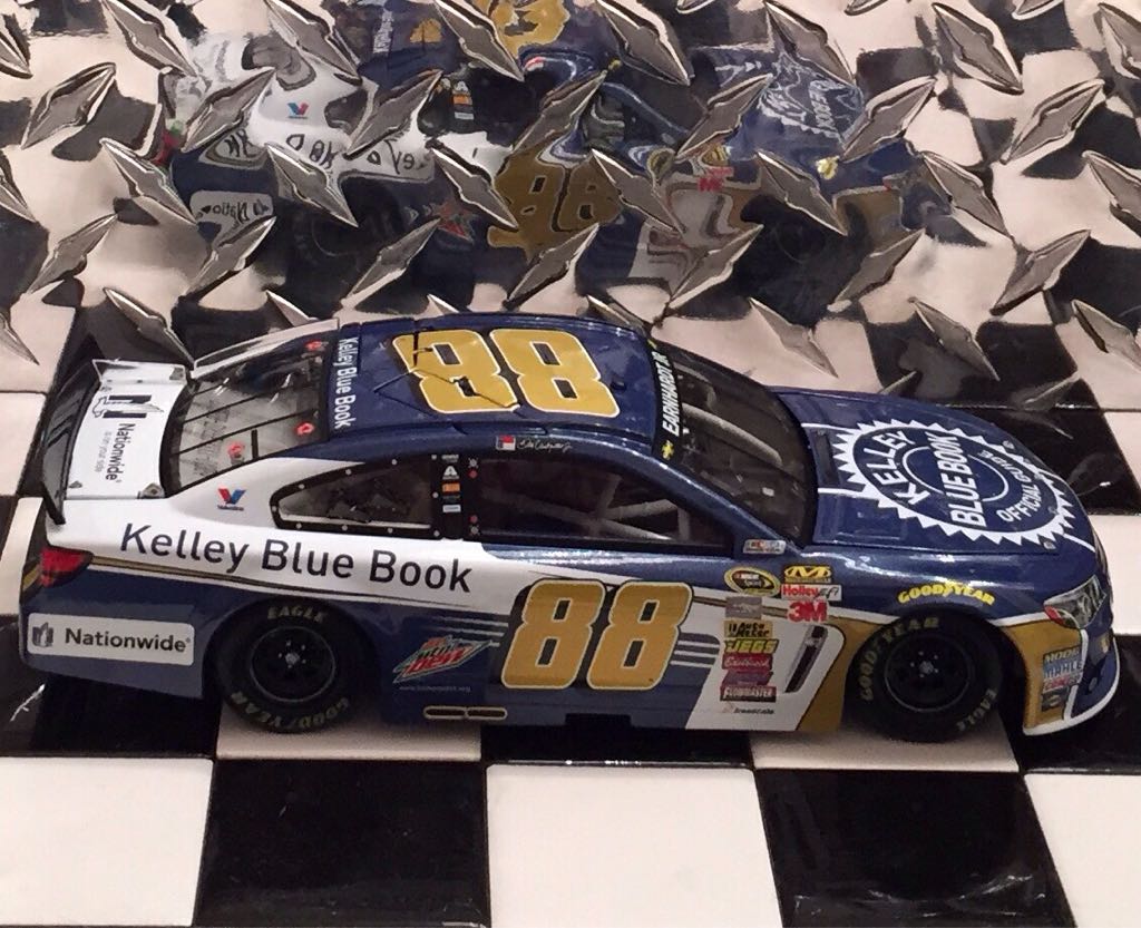 Dale Earnhardt Jr. - NASCAR Sprint Cup Series toy car collectible - Main Image 2