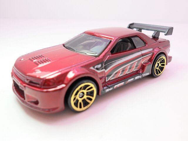 Nissan Skyline GT-R (R32) - 1994 - Hot Wheels toy car collectible - Main Image 2