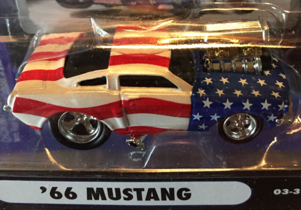 Mustang (1966) - Muscle Machines toy car collectible - Main Image 2