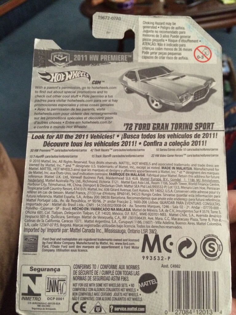 ’72 Ford Gran Torino Sport Green - 2011 HW Premiere toy car collectible - Main Image 2