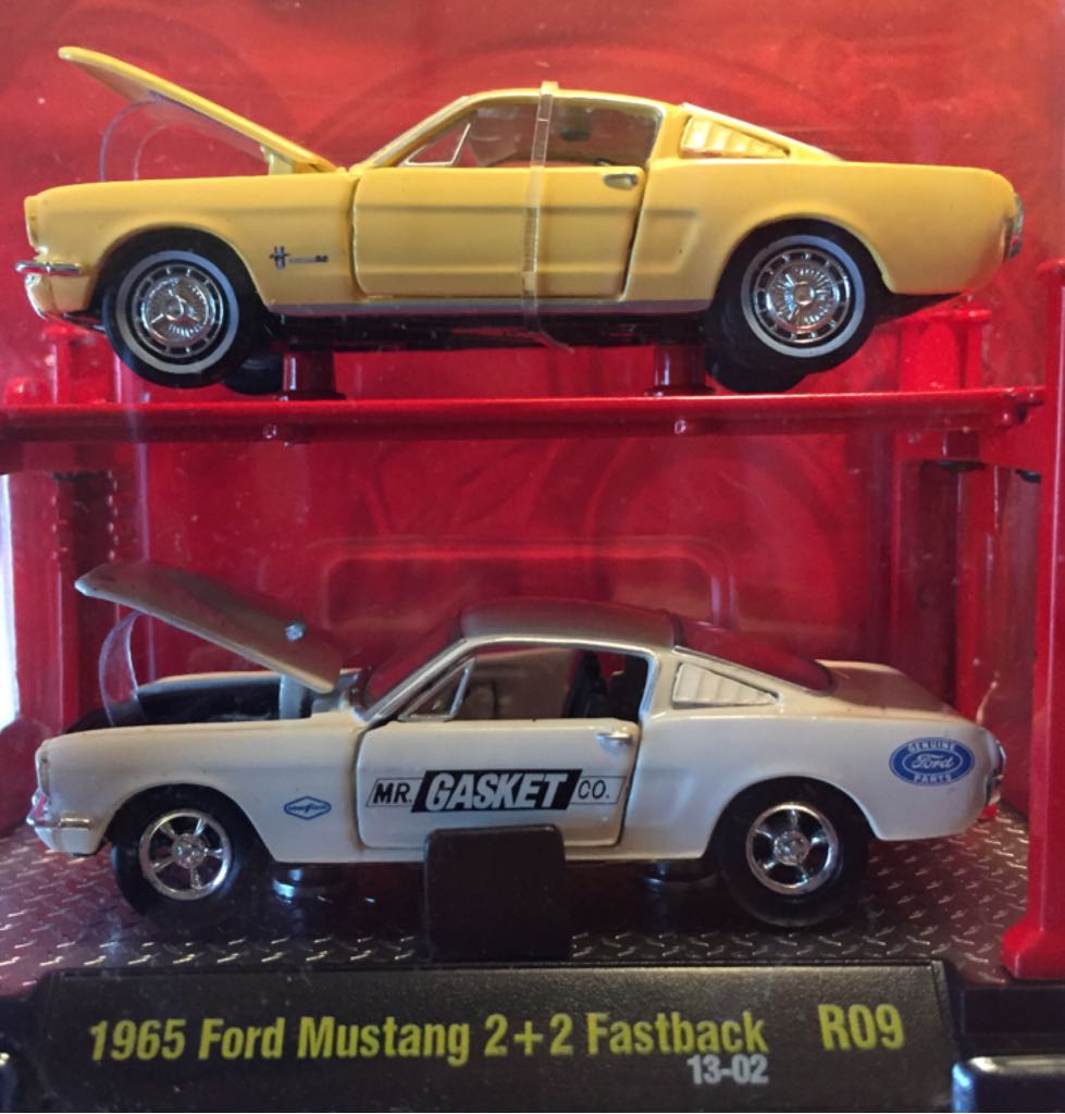 Ford Mustang GT (1965) 2+2 Fastback - M2 Auto-lift 2 Pack toy car collectible - Main Image 2