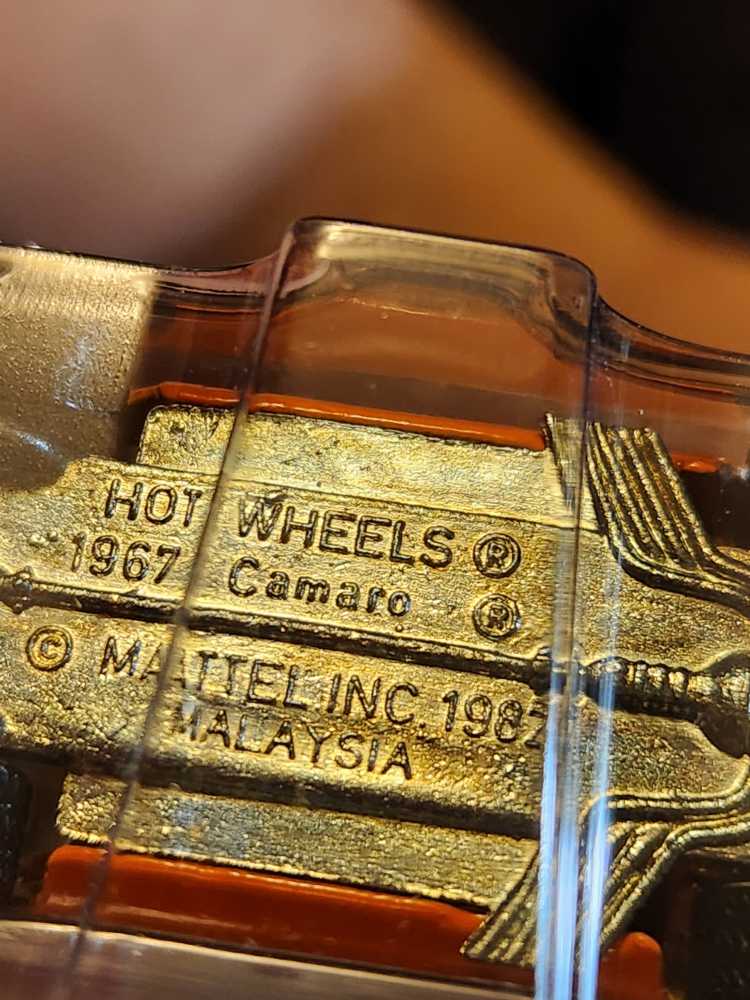 Ultra Hots 2006 ’67 Camaro - 2006 Ultra Hots Series toy car collectible - Main Image 3