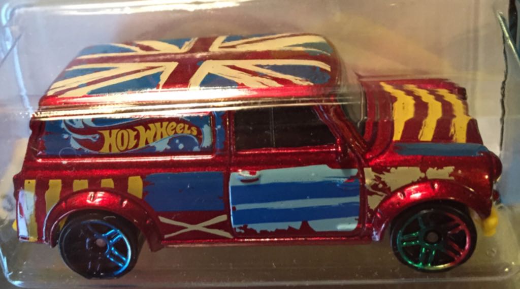Austin Mini Van 1967 - HW City toy car collectible - Main Image 2