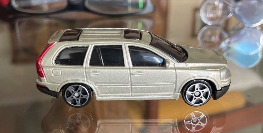 Volvo XC 90 - Majorette toy car collectible - Main Image 2