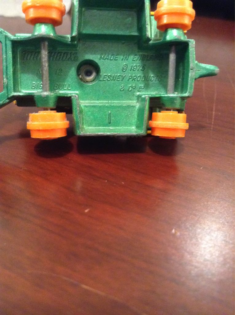 Big Bull - 1-75 Matchbox Superfast toy car collectible - Main Image 2
