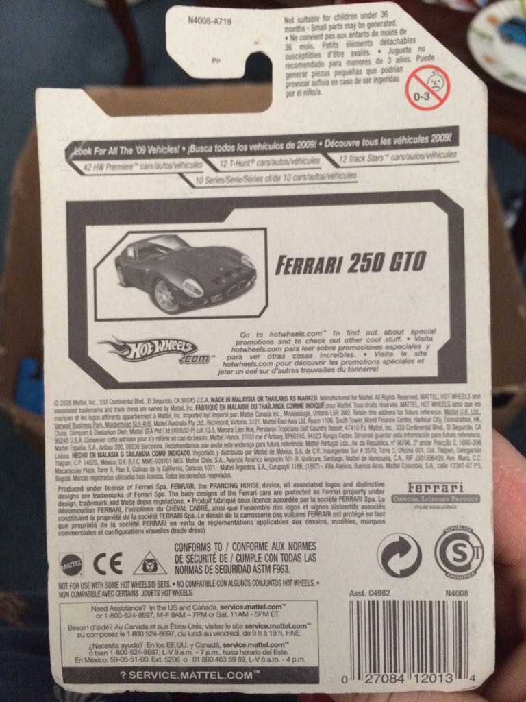 Ferrari 250 GTO Opened - 2009 HW Premiere toy car collectible - Main Image 2