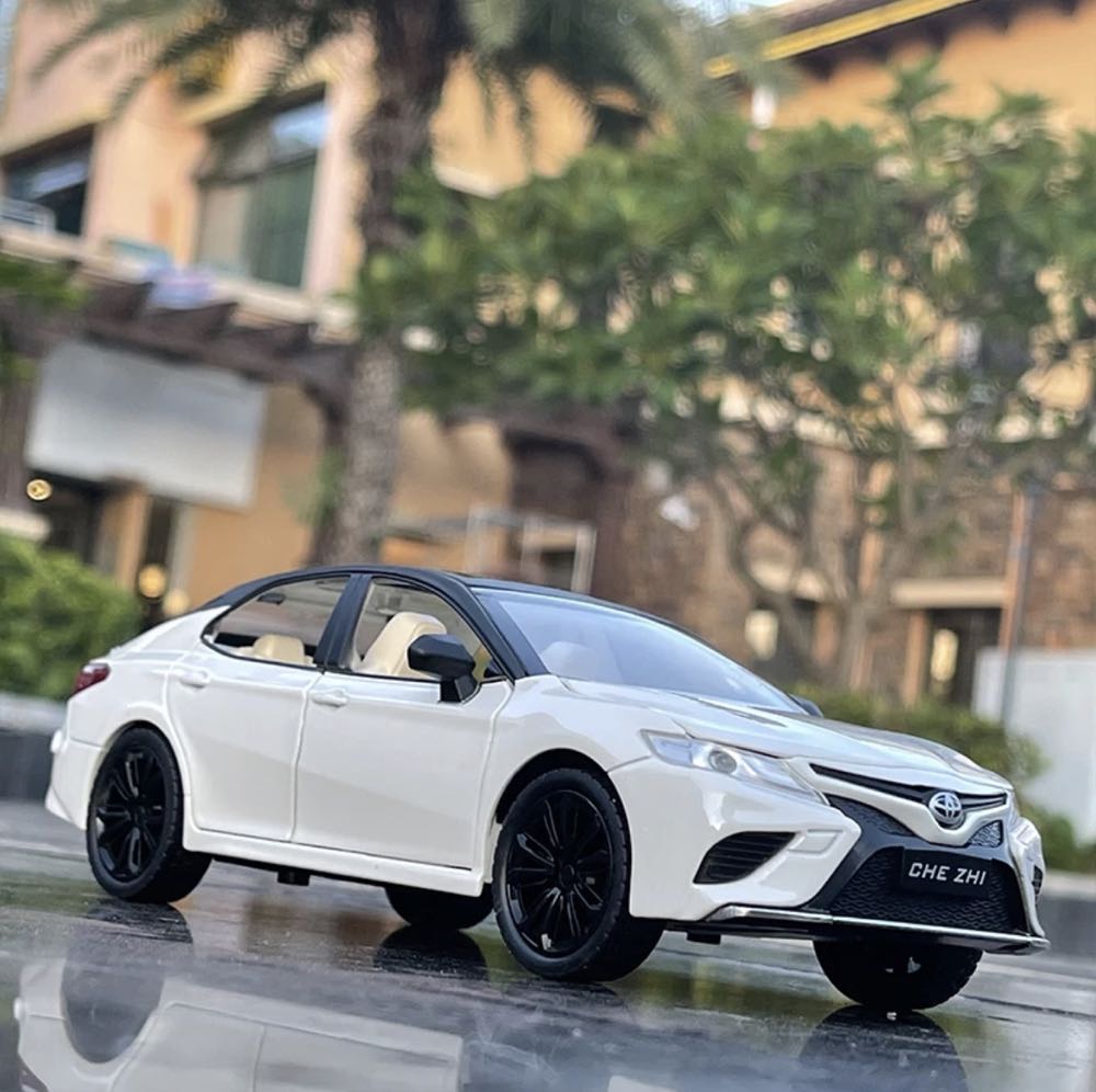 Camry Sport - Pull Back Car toy car collectible - Main Image 4