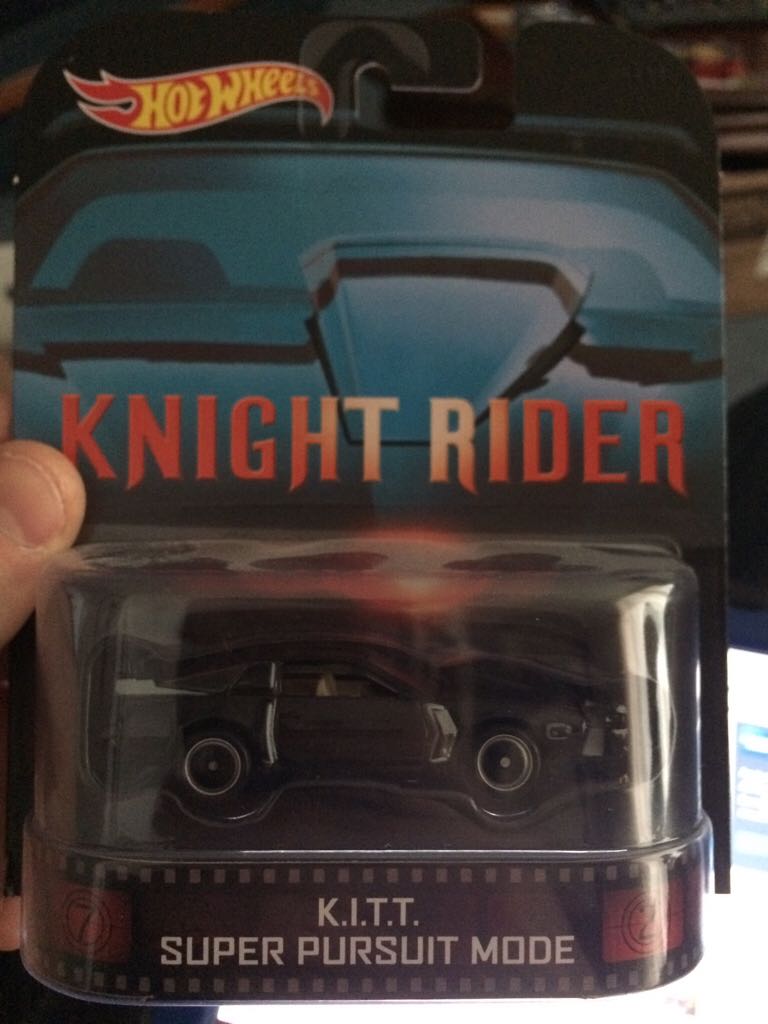 2.K.I.T.T. Super Pursuit Mode - Hot Wheels Entertainment - Mix D (2014) toy car collectible - Main Image 2