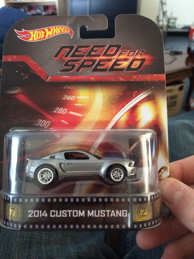 4.2014 Custom Mustang - Hot Wheels Entertainment - Mix C (2014) toy car collectible - Main Image 2