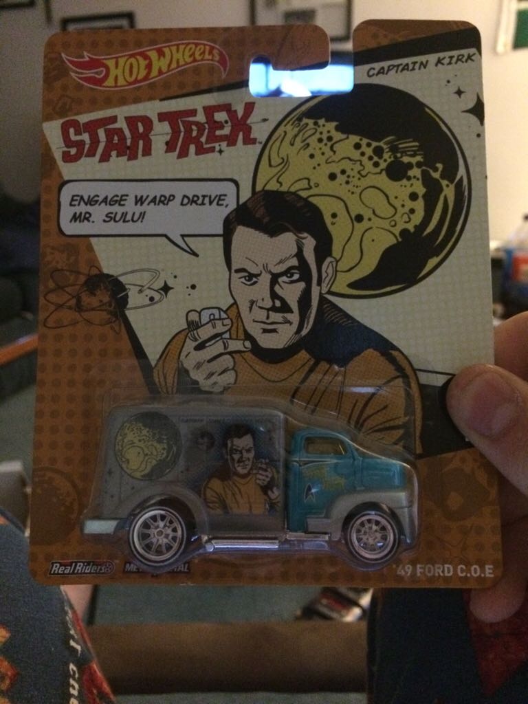 2.’49 Ford C.O.E - Pop Culture - Star Trek (2014) toy car collectible - Main Image 2