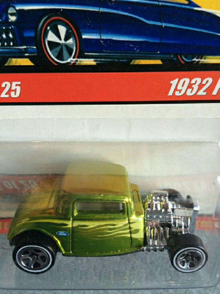 Hot Wheels Classics Series 1: 1932 Ford - 2004 Hot Wheels Classics Series 1 toy car collectible - Main Image 2