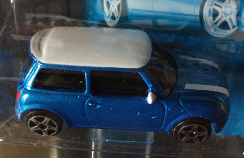 Mini Cooper S BMW - Fresh Metal toy car collectible - Main Image 2