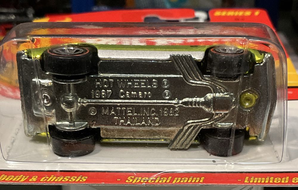 Camaro ‘67 Anti-freeze - Classics - 0025 - 2004 Hot Wheels Classics Series 1 toy car collectible - Main Image 4