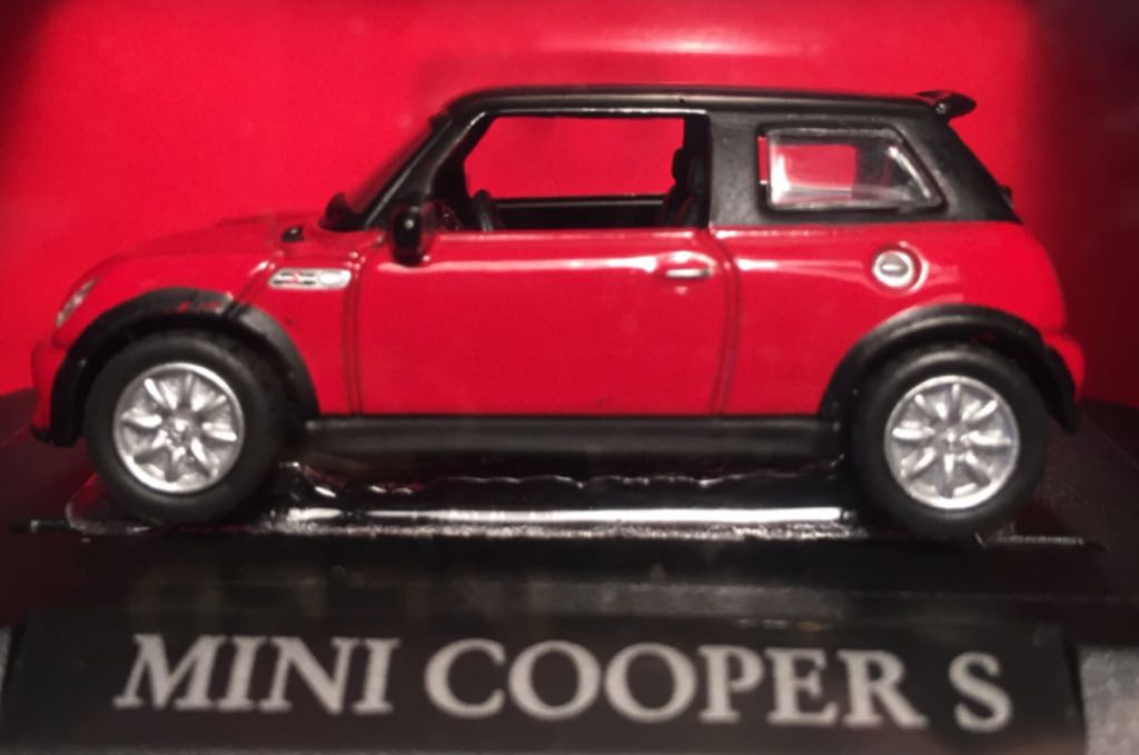 Mini Cooper S - Road Signature toy car collectible - Main Image 2