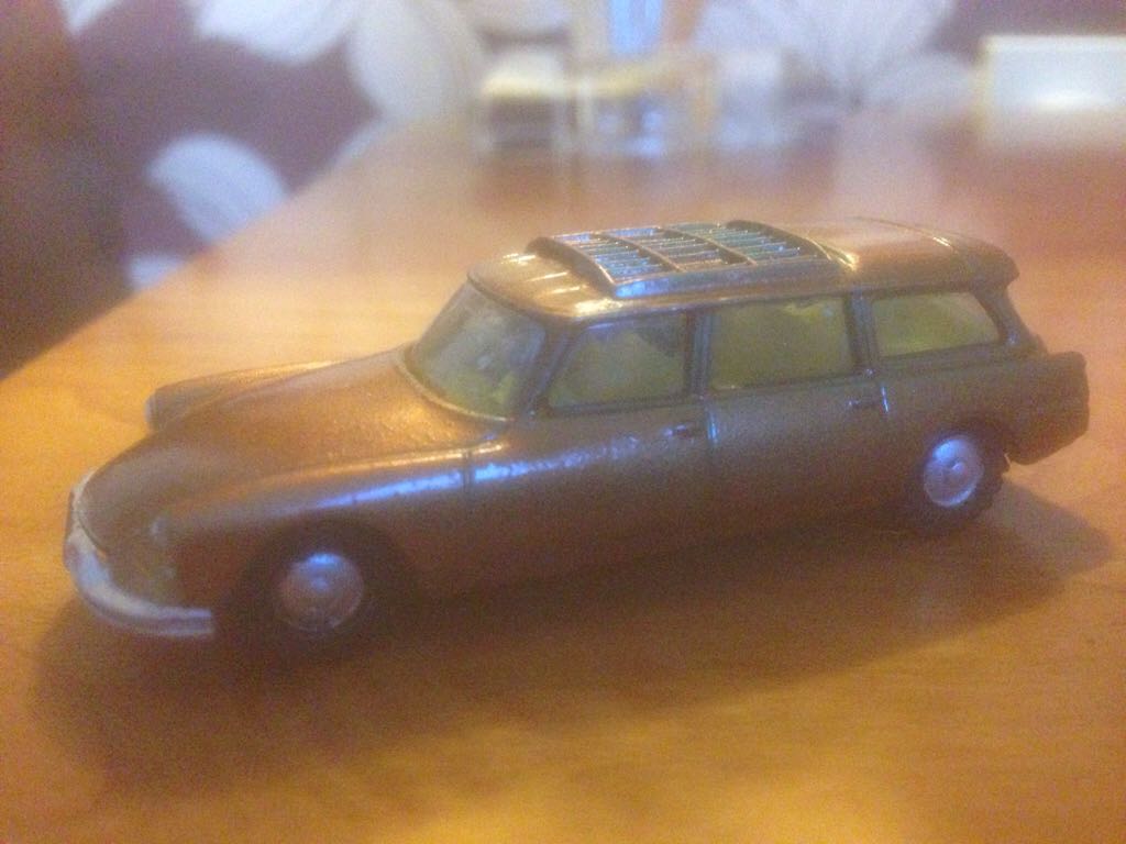 64 Red Convertible Treasure Hunt