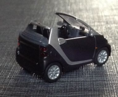 Smart Fortwo Cabrio - Hunerbein Limited toy car collectible - Main Image 2