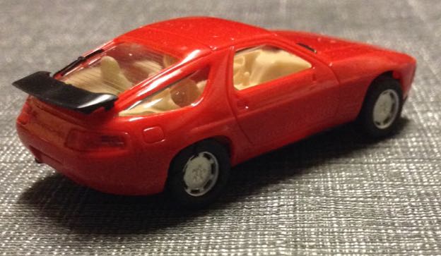 Porsche 928 S4  toy car collectible - Main Image 2