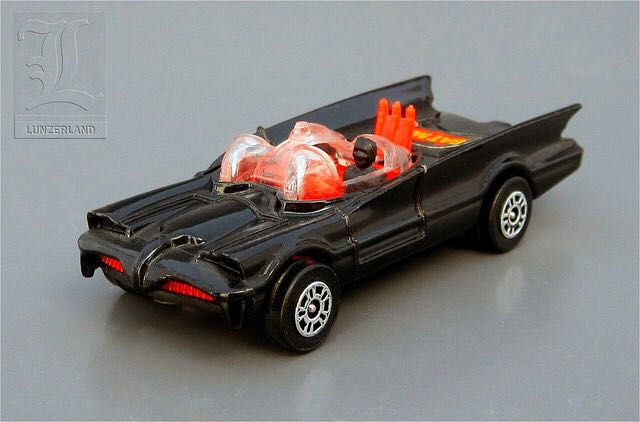 Batmobile: (1966) Classic TV Series - Corgi Junior toy car collectible - Main Image 2