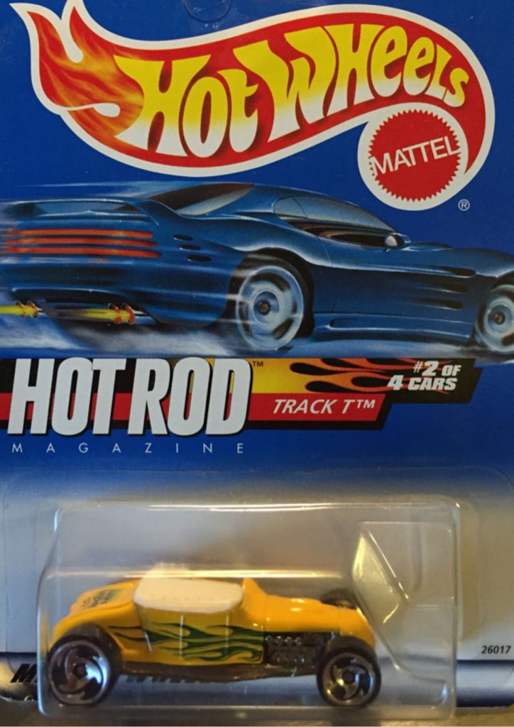 Giraffe Male, eating