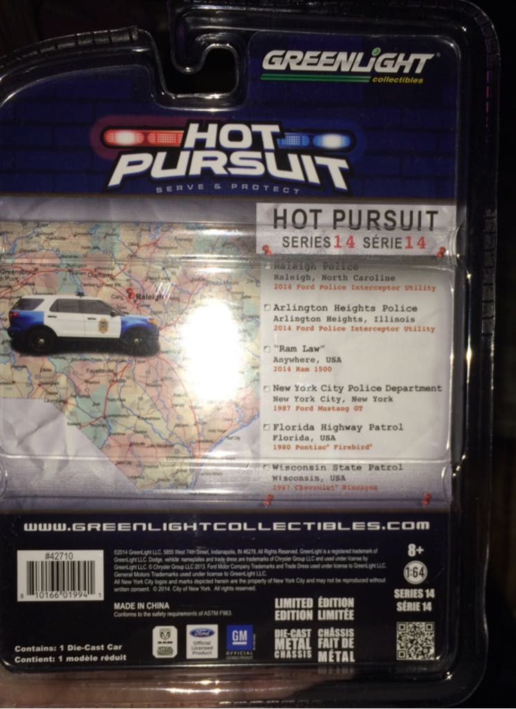Greenlight 2014 Ford Police Interceptor Utility - Hot Pursuit toy car collectible - Main Image 2