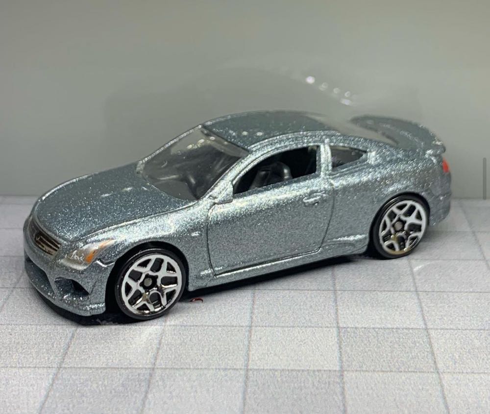 Infiniti G37  toy car collectible - Main Image 2