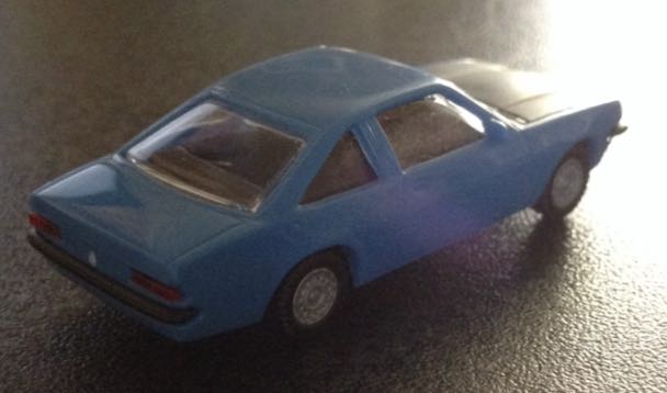 Opel Manta B  toy car collectible - Main Image 2