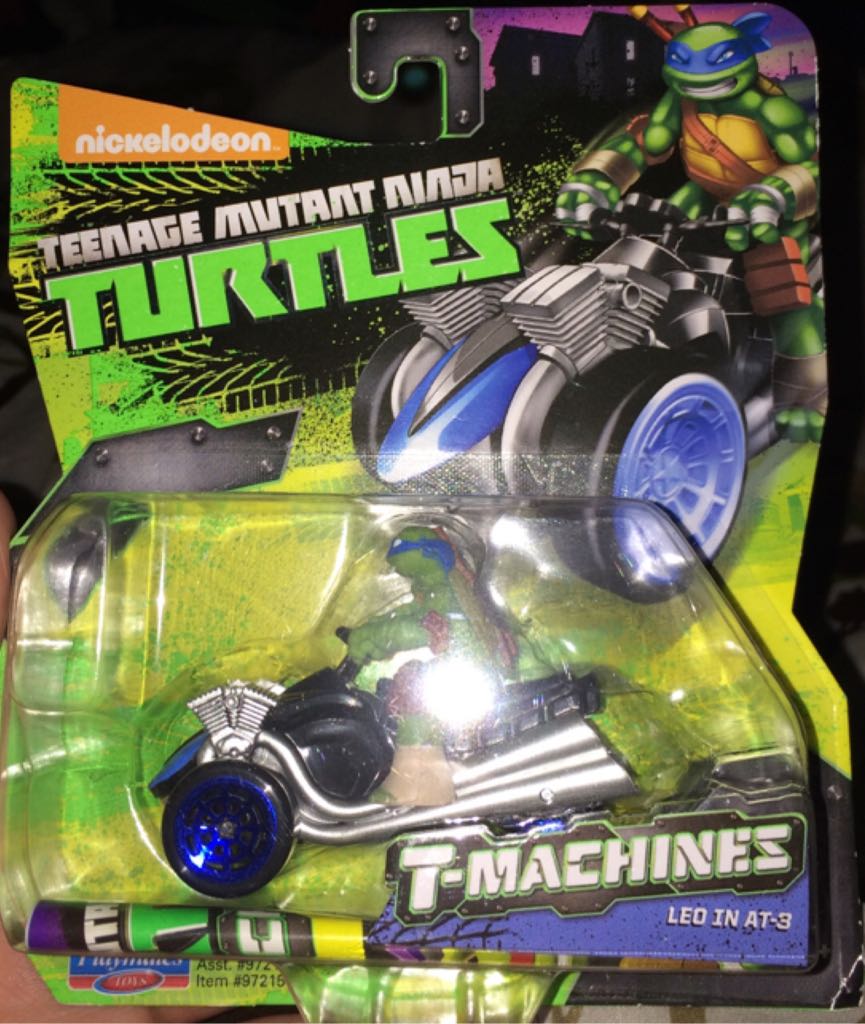 T-Machines Leo In At 3  toy car collectible - Main Image 1