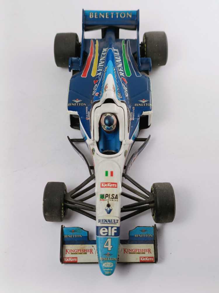 Benetton B196 - Gerhard Berger  - Minichamps toy car collectible - Main Image 3
