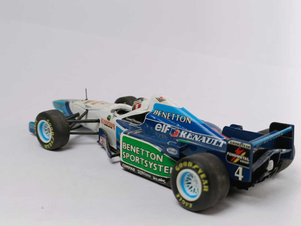 Benetton B196 - Gerhard Berger  - Minichamps toy car collectible - Main Image 4