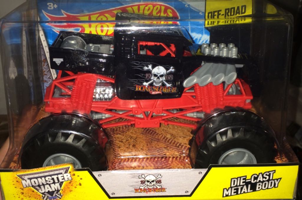 Hot Wheels Bone Shaker - Monster Jam toy car collectible - Main Image 1