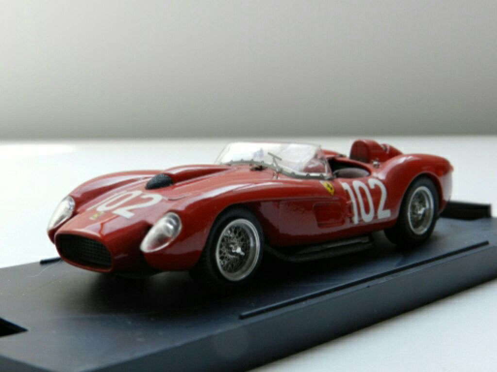 1957 Ferrari 250 TR  toy car collectible - Main Image 2