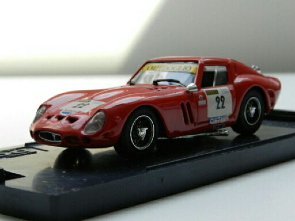 Ferrari 250 GTO - 2953 cc toy car collectible - Main Image 2