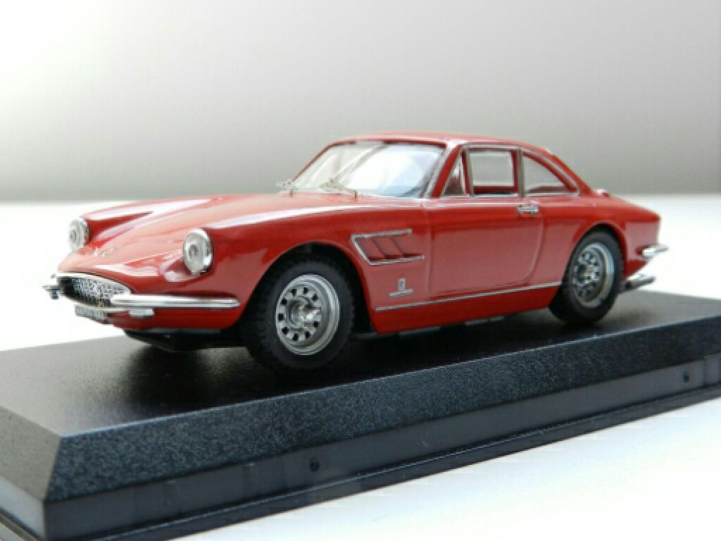 1966 Ferrari 330 GTC - Gran Tourismo toy car collectible - Main Image 2