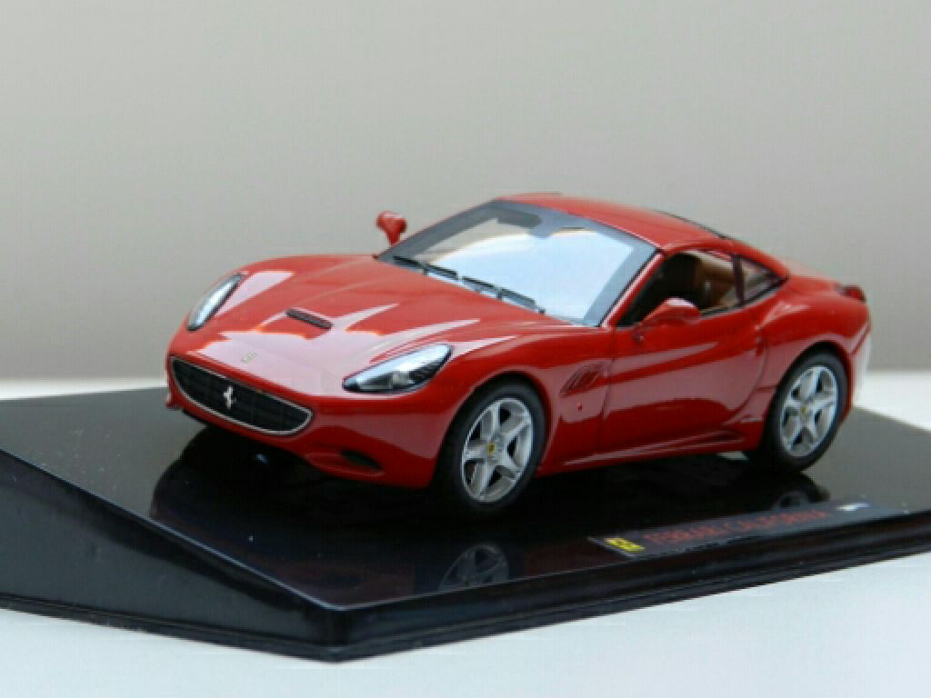 2012 Ferrari California - Gran Tourismo toy car collectible - Main Image 2