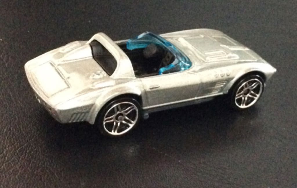 corvette grand sport roadster - 2015 HW Race toy car collectible - Main Image 2