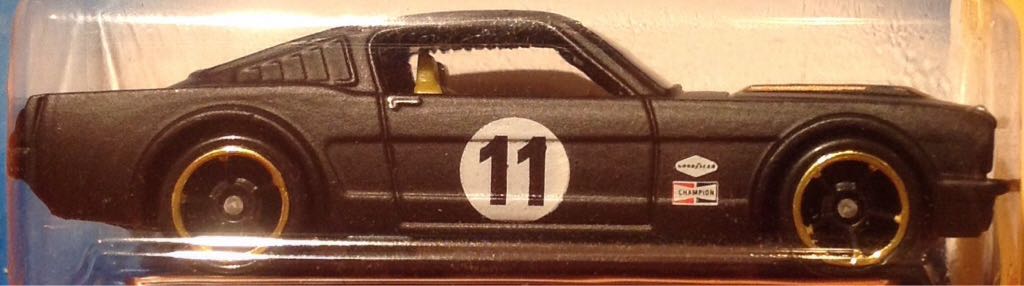 Ford Mustang Fastback - New Models toy car collectible - Main Image 2