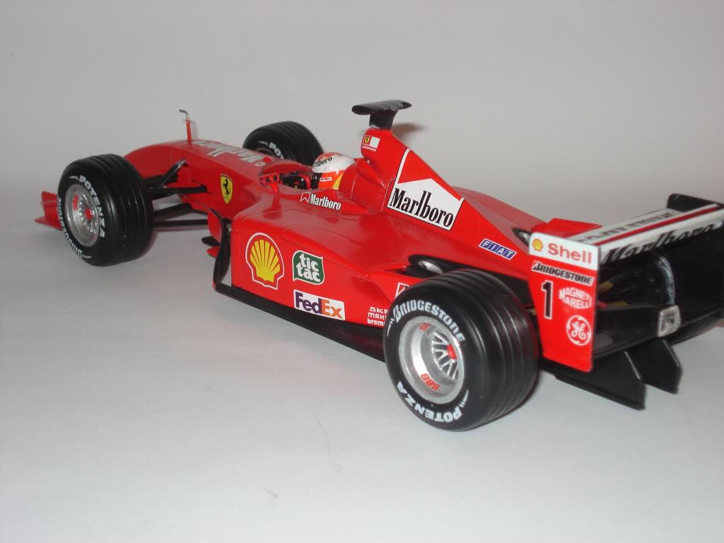 Ferrari F2001 Marlboro - Hot Wheels toy car collectible - Main Image 1
