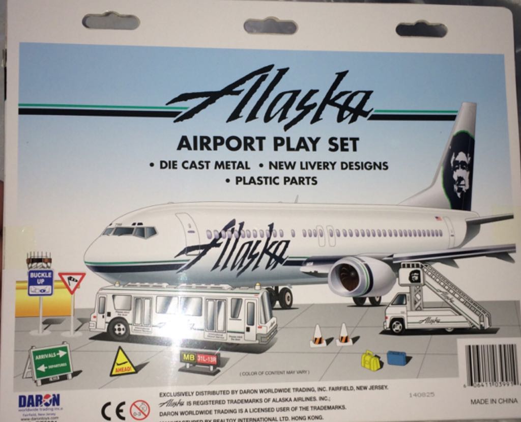 Daron: Alaska Airport Play Set  toy car collectible - Main Image 2
