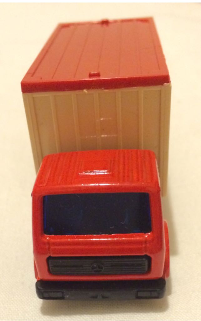 Mercedes Container Truck - Matchbox 75 toy car collectible - Main Image 2