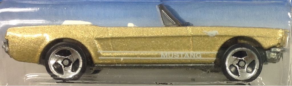 Ford Mustang Convertible  toy car collectible - Main Image 2