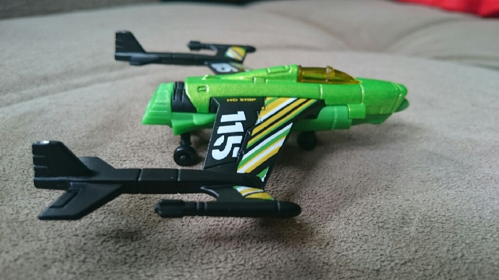 duel tail - HW City toy car collectible - Main Image 2