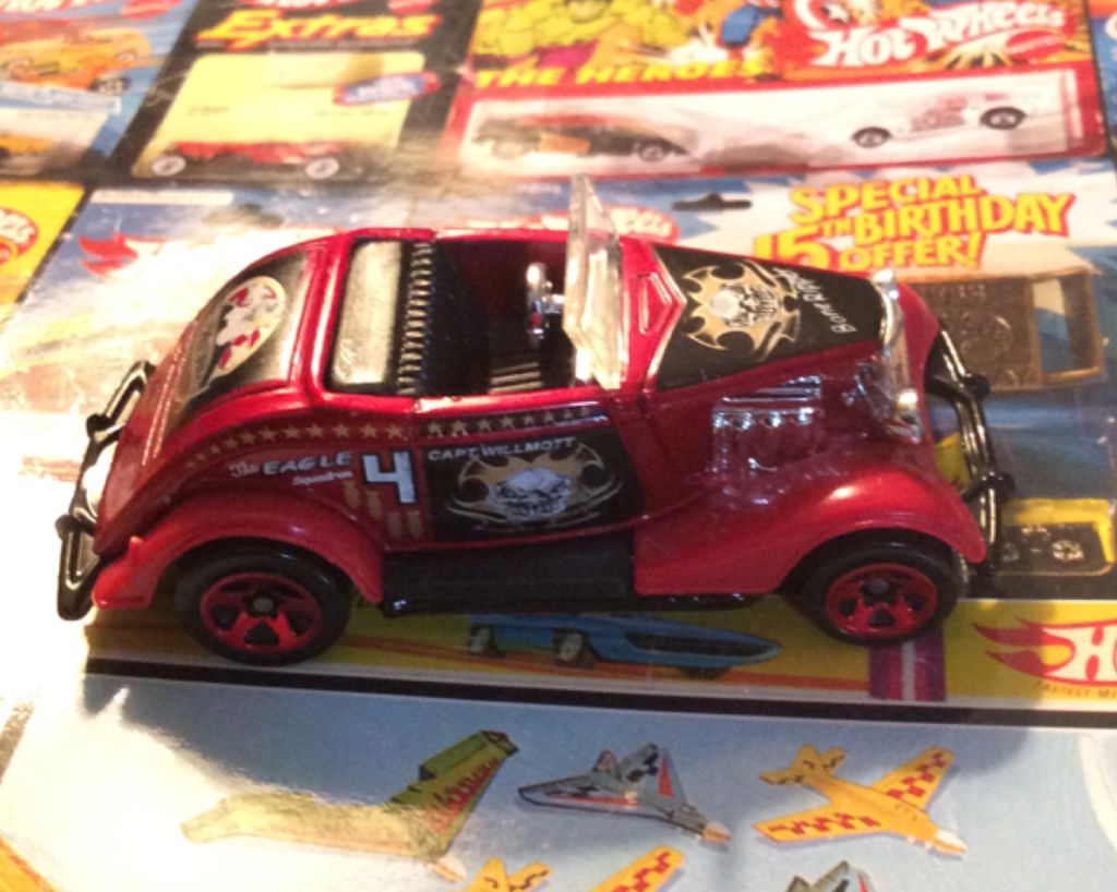 33 Ford Convertible - Flying Aces II toy car collectible - Main Image 1