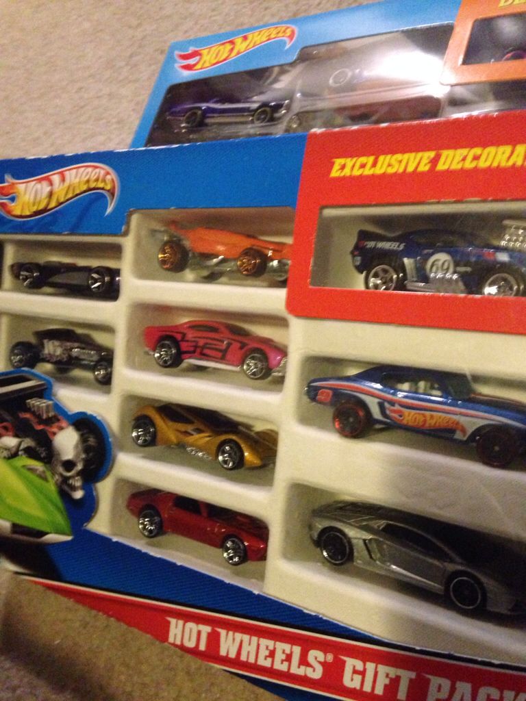 Hot Wheels Gift Pack  toy car collectible - Main Image 2
