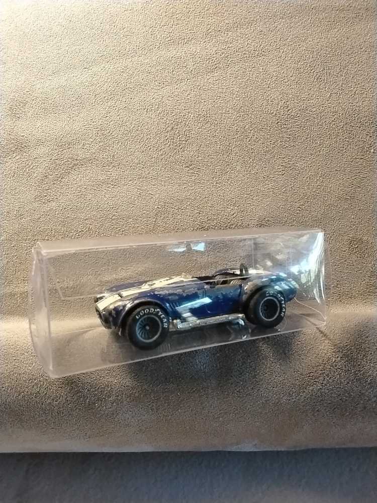 Hot Wheels Classics Shelby Cobra  - Hot Wheels Classics Series 2 toy car collectible - Main Image 2