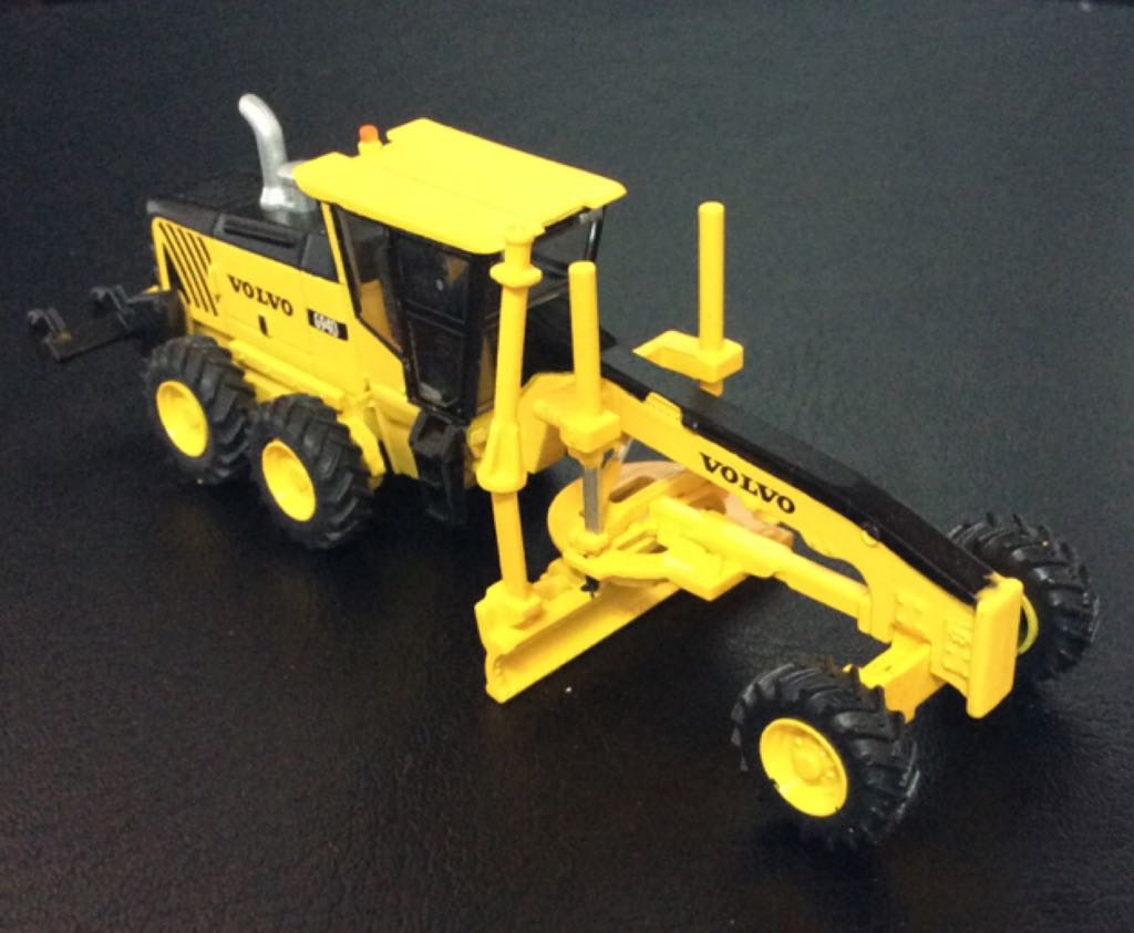 Volvo G940 - Maquinaria Para Construcción toy car collectible - Main Image 1
