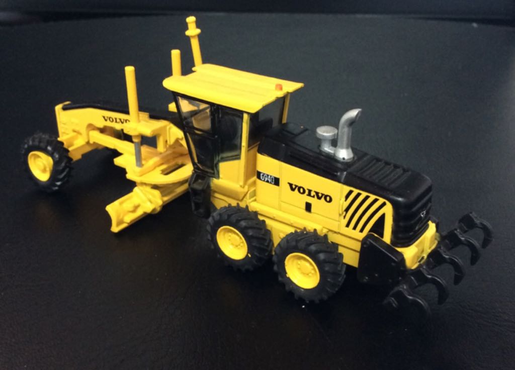 Volvo G940 - Maquinaria Para Construcción toy car collectible - Main Image 2