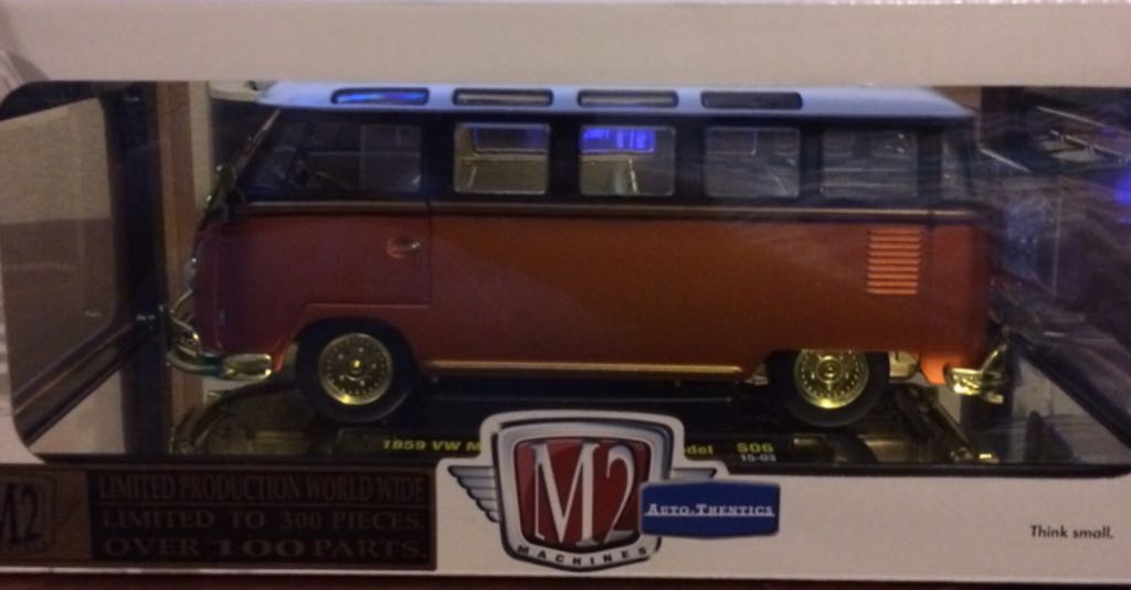 1959 VW Microbus Deluxe USA Model  toy car collectible - Main Image 1