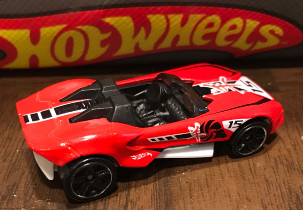 Carbonic - HW Off Road toy car collectible - Main Image 2